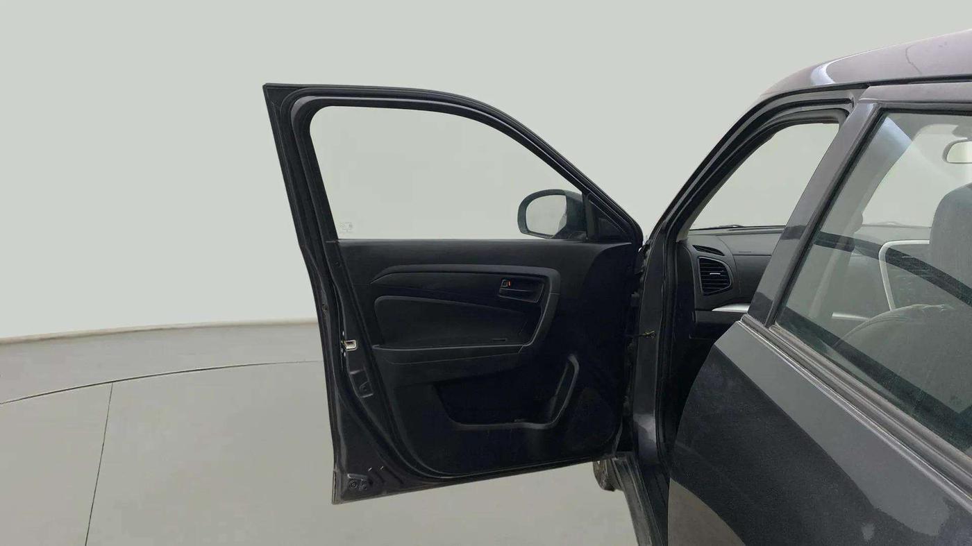 2020 Maruti Vitara Brezza LXI, Petrol, Manual, 50,566 km, LHS Front Door