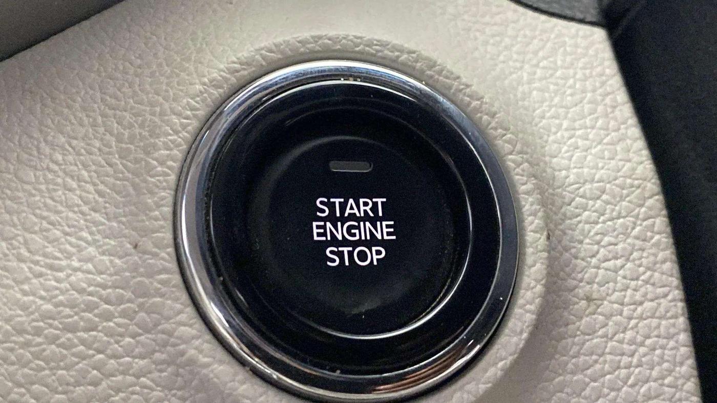 2022 Mahindra XUV300 W8 (O) 1.2 PETROL, Petrol, Manual, 20,839 km, Keyless Start/ Stop Button