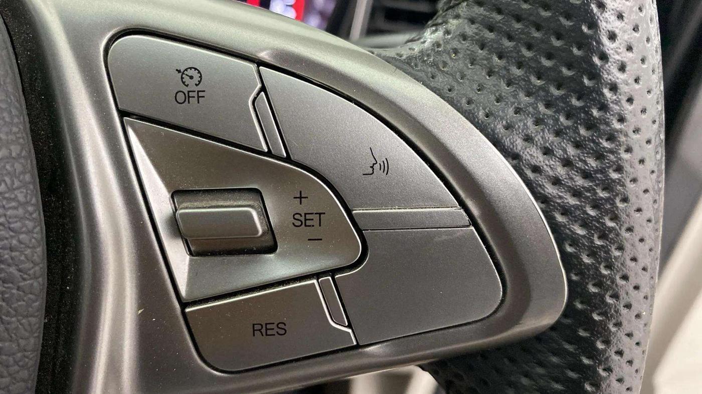 2022 Mahindra XUV300 W8 (O) 1.2 PETROL, Petrol, Manual, 20,839 km, Adaptive Cruise Control