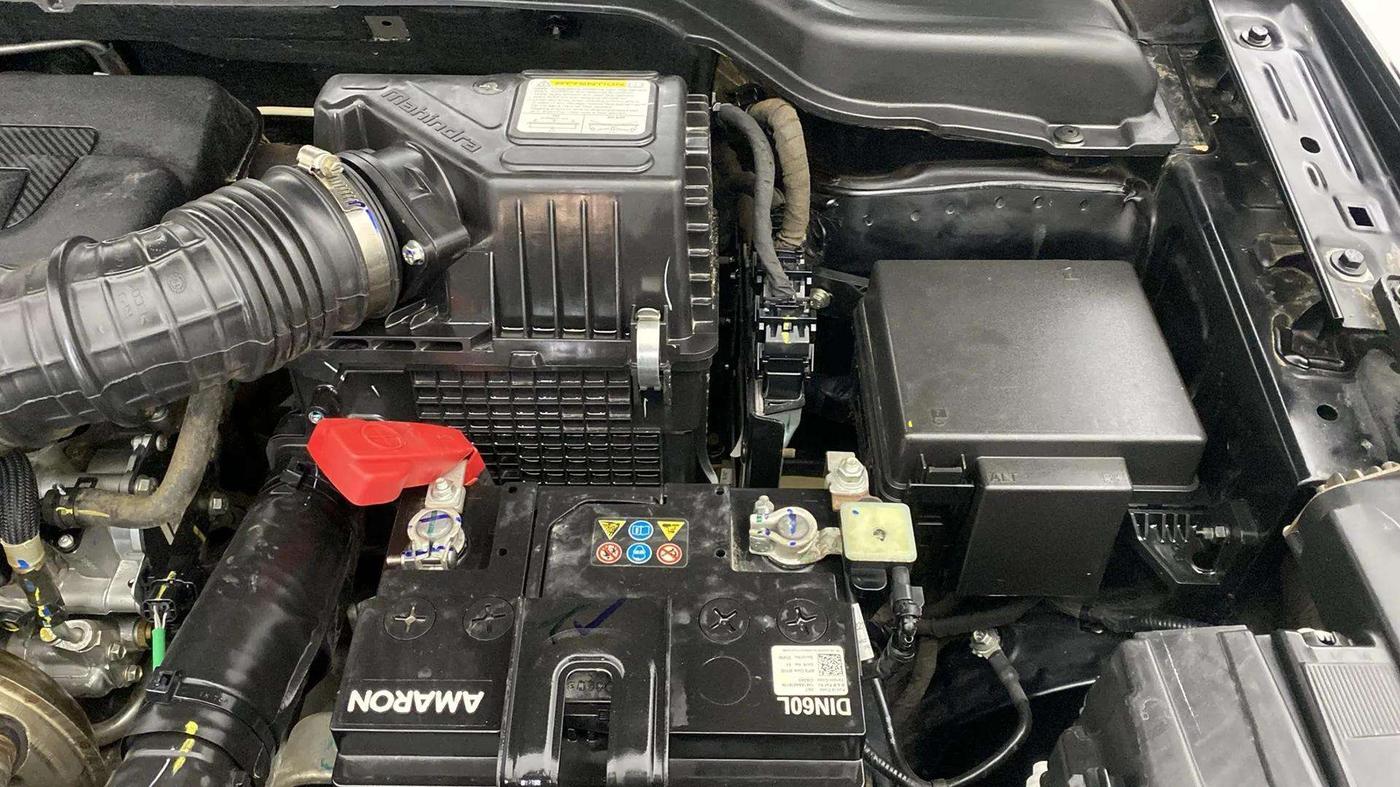 2022 Mahindra XUV300 W8 (O) 1.2 PETROL, Petrol, Manual, 20,839 km, Engine View - Left