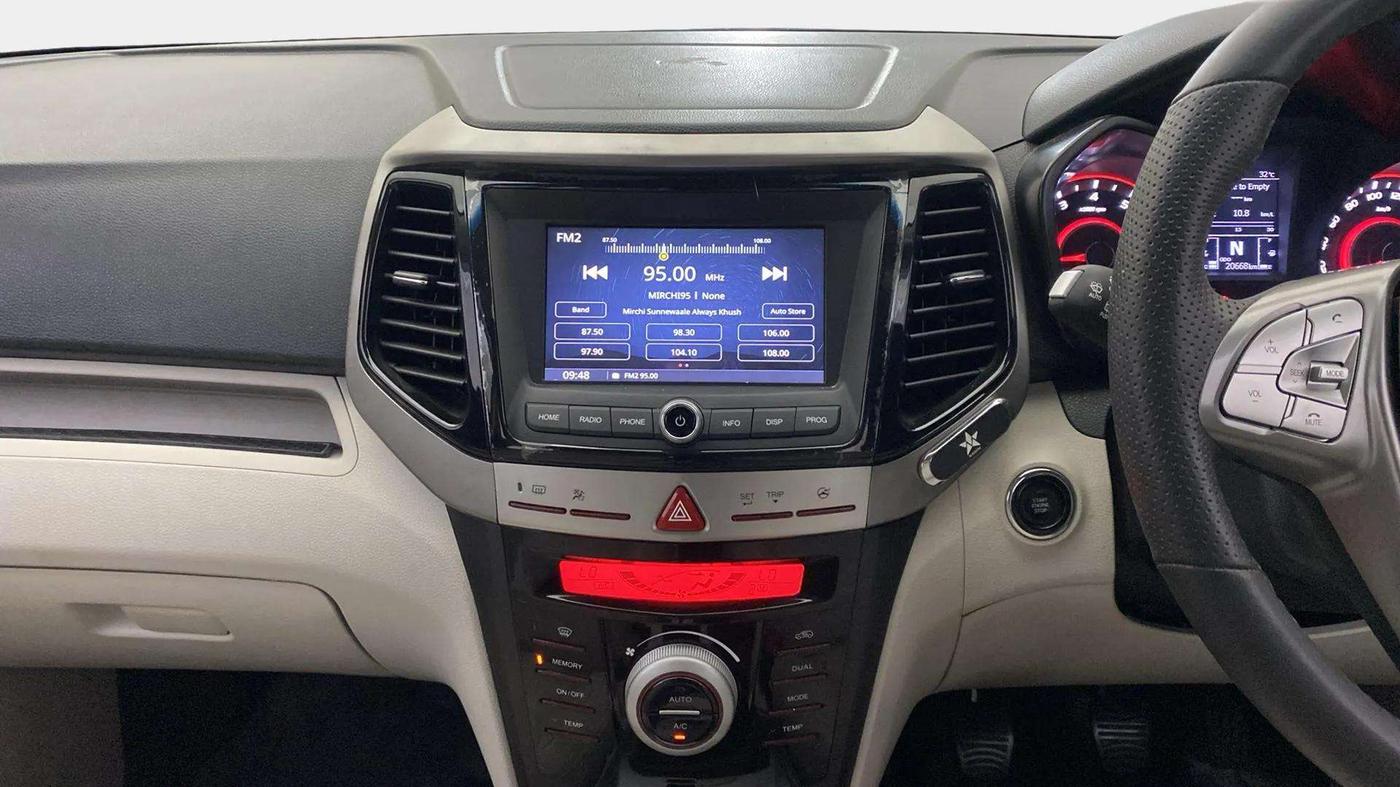 2022 Mahindra XUV300 W8 (O) 1.2 PETROL, Petrol, Manual, 20,839 km, Air Conditioner