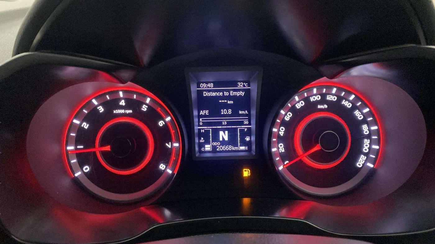 2022 Mahindra XUV300 W8 (O) 1.2 PETROL, Petrol, Manual, 20,839 km, Odometer Image