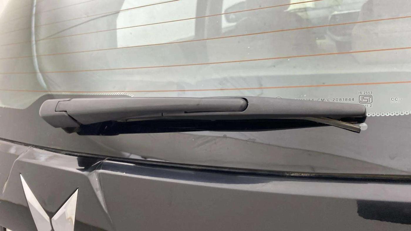 2022 Mahindra XUV300 W8 (O) 1.2 PETROL, Petrol, Manual, 20,839 km, Rear Wiper