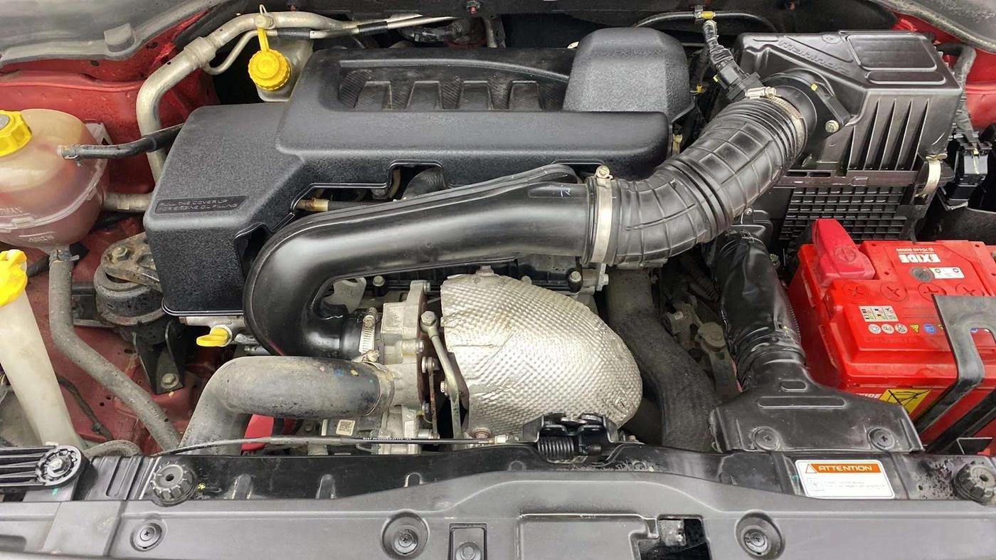 2019 Mahindra XUV300 W8 (O) 1.5 DIESEL, Diesel, Manual, 58,358 km, Engine View