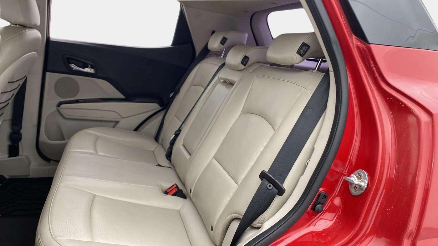 2019 Mahindra XUV300 W8 (O) 1.5 DIESEL, Diesel, Manual, 58,358 km, Right Side Rear Door Cabin