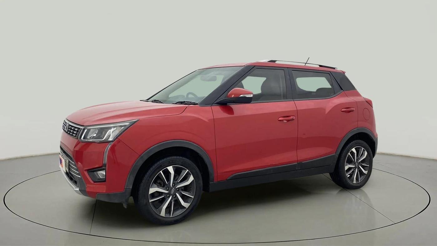 2019 Mahindra XUV300 W8 (O) 1.5 DIESEL, Diesel, Manual, 58,358 km, Left Front Diagonal