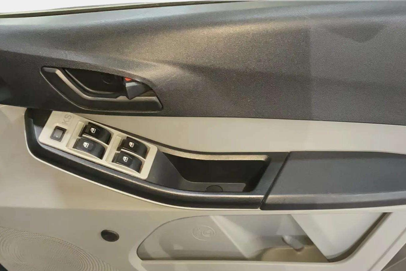 2021 Tata Tiago XE PETROL, Petrol, Manual, 24,005 km, Driver Side Door Panels Control