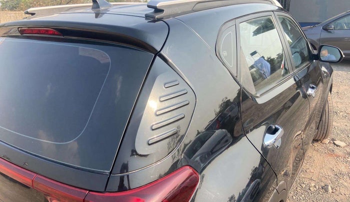 2021 KIA SONET HTX 1.0 IMT, Petrol, Manual, 66,033 km, Right C pillar - Slightly dented