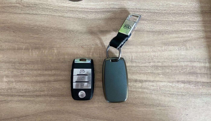 2021 KIA SONET HTX 1.0 IMT, Petrol, Manual, 66,033 km, Key Close Up