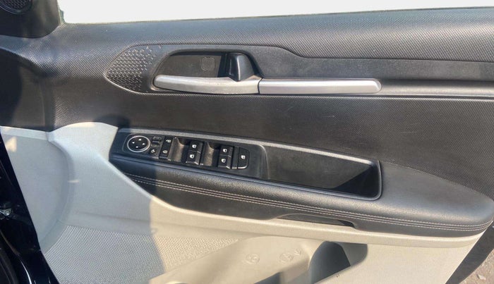2021 KIA SONET HTX 1.0 IMT, Petrol, Manual, 66,033 km, Driver Side Door Panels Control