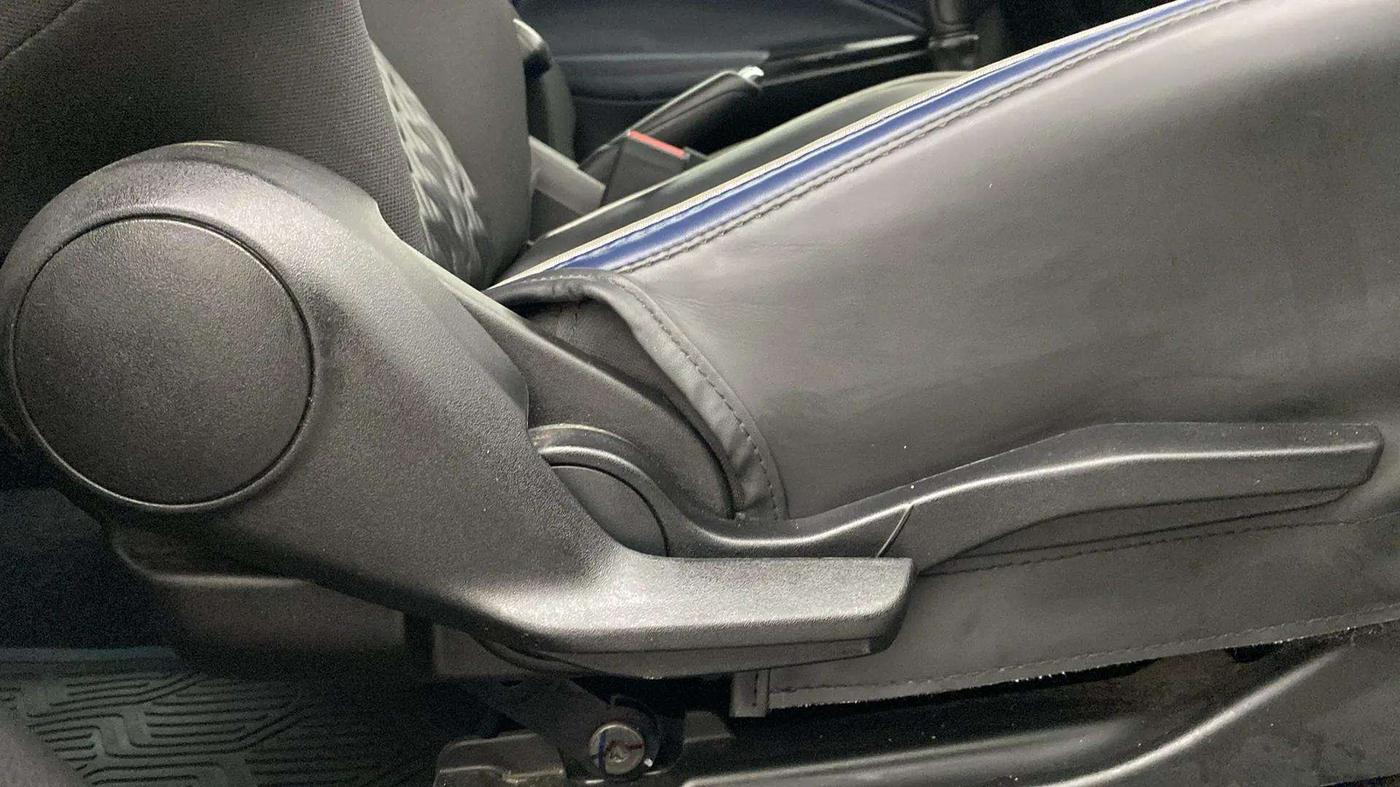 2023 Maruti Baleno ALPHA PETROL 1.2, Petrol, Manual, 9,765 km, Driver Side Adjustment Panel