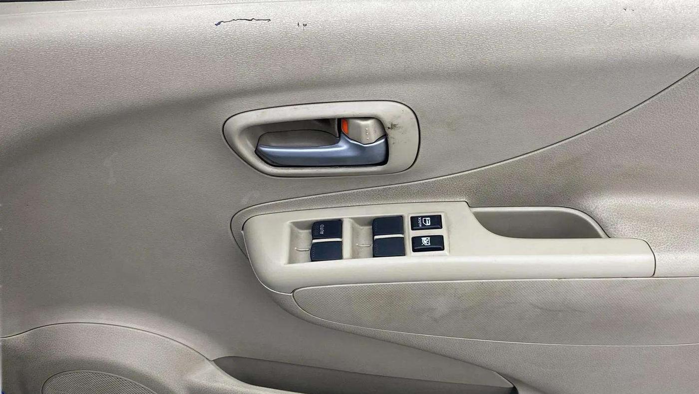 2012 Maruti A Star VXI, Petrol, Manual, 71,143 km, Driver Side Door Panels Control