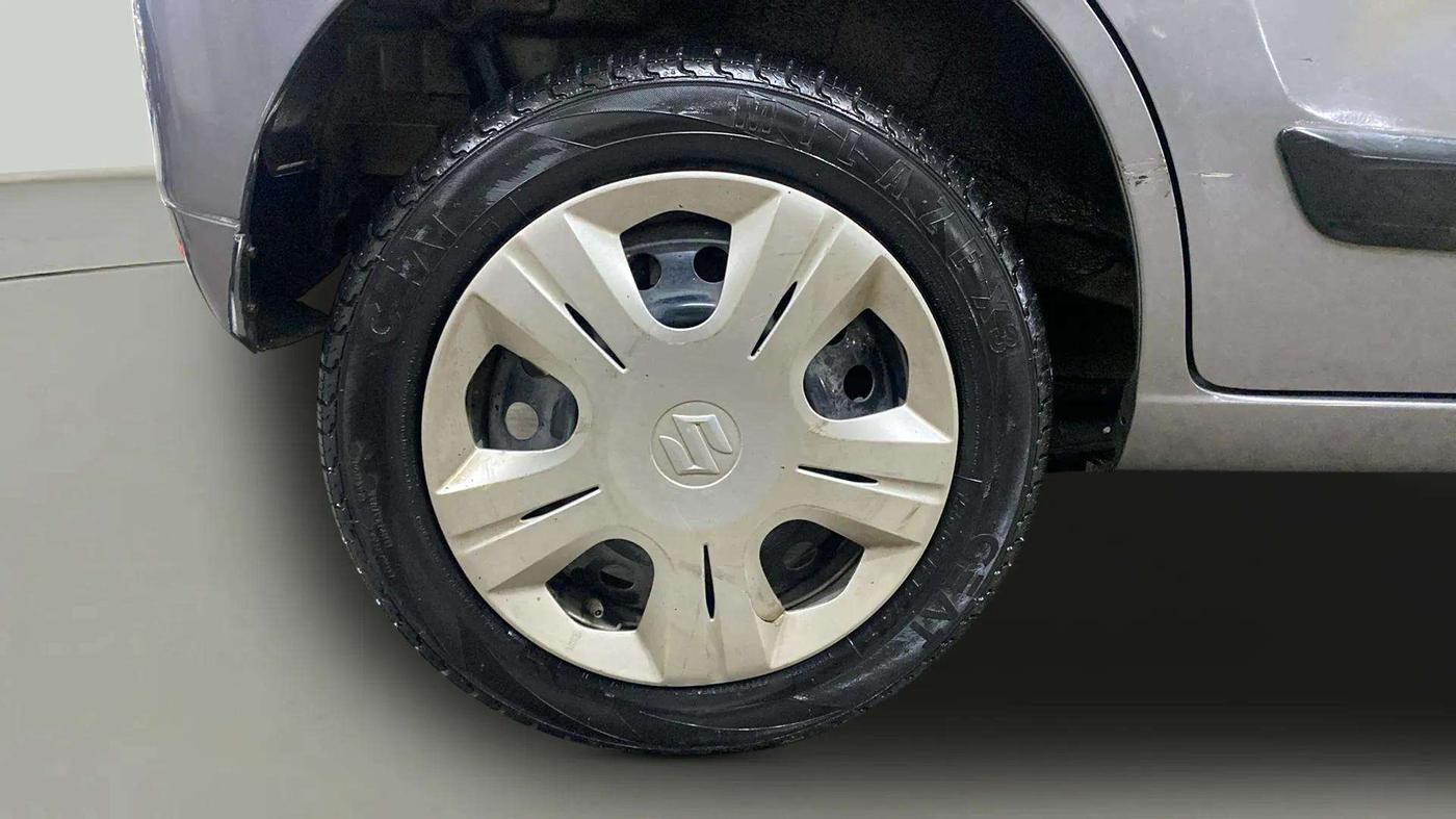 2013 Maruti Wagon R 1.0 VXI, Petrol, Manual, 46,890 km, Right Rear Wheel