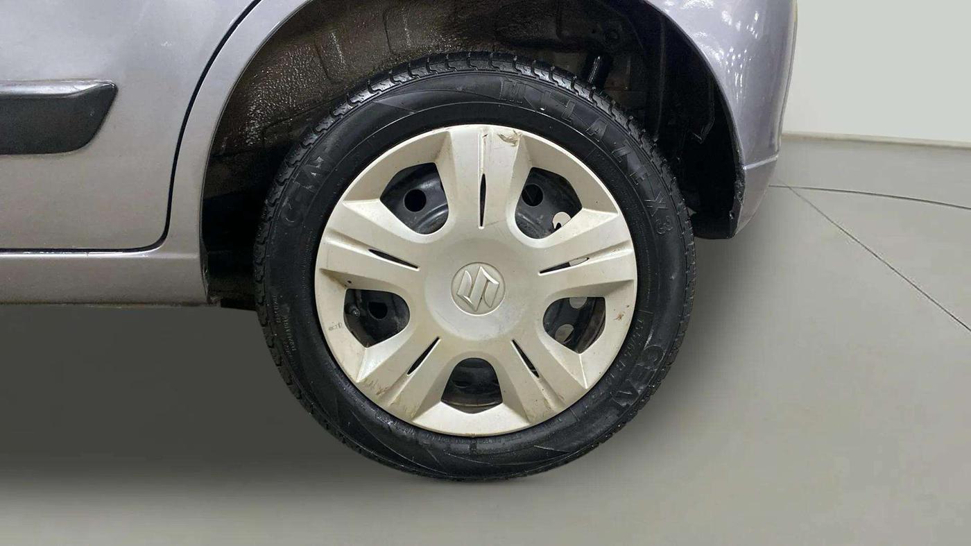 2013 Maruti Wagon R 1.0 VXI, Petrol, Manual, 46,890 km, Left Rear Wheel