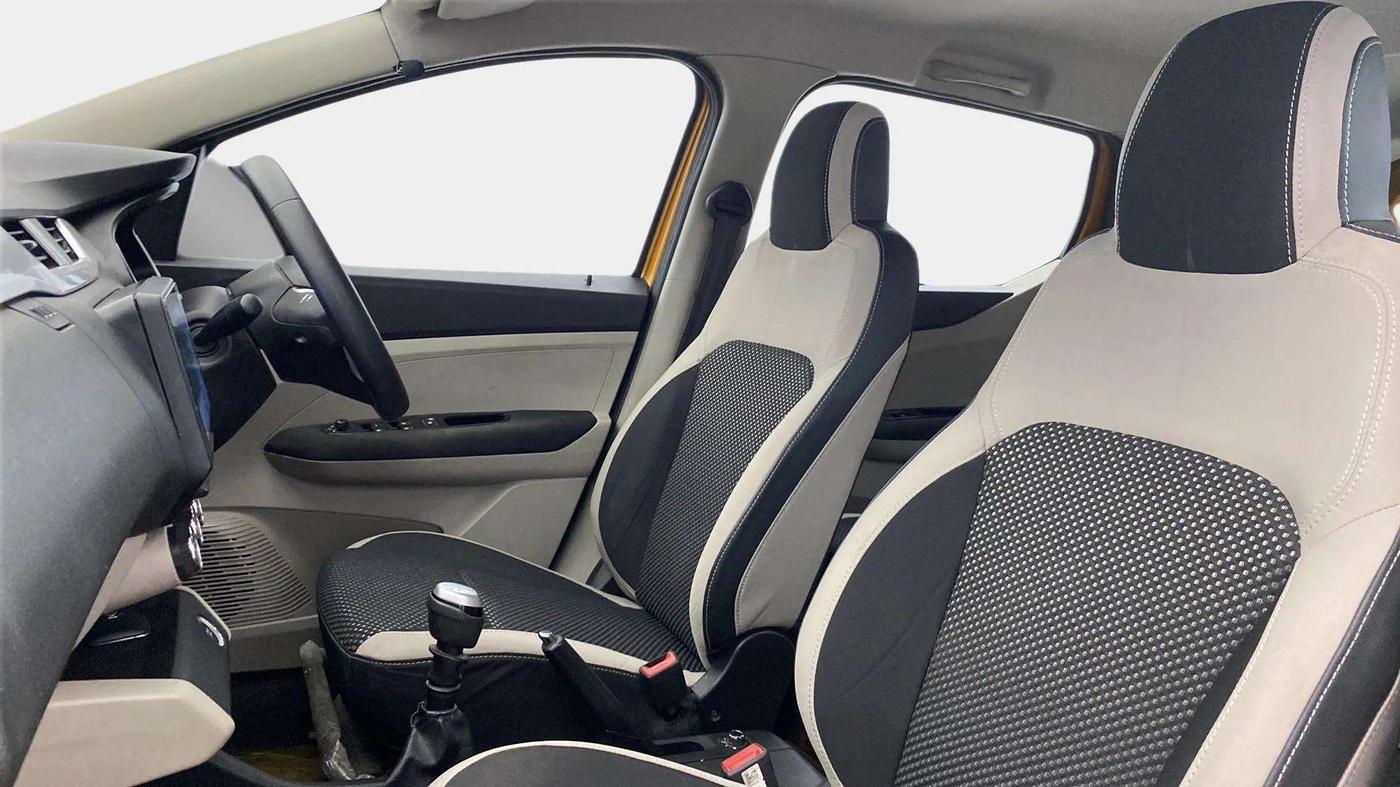 2020 Renault TRIBER RXZ, Petrol, Manual, 21,841 km, Right Side Front Door Cabin
