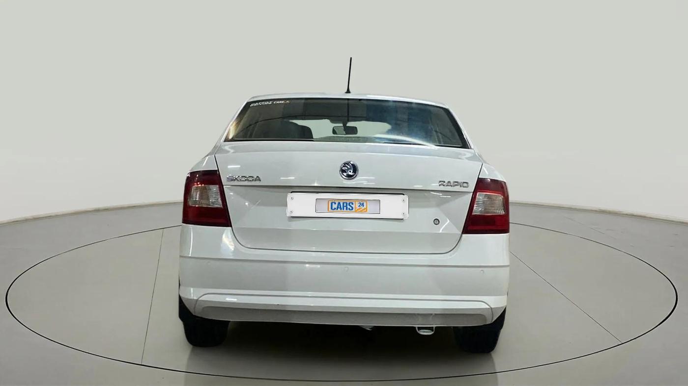 2018 Skoda Rapid AMBITION 1.6 MPI MT, Petrol, Manual, 62,989 km, Back/Rear