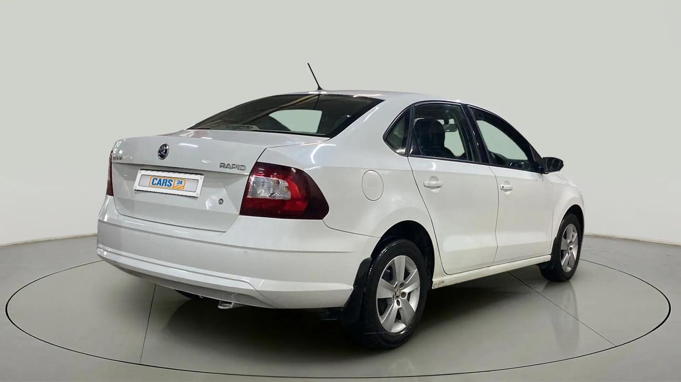 2018 Skoda Rapid AMBITION 1.6 MPI MT, Petrol, Manual, 62,989 km, Right Back Diagonal