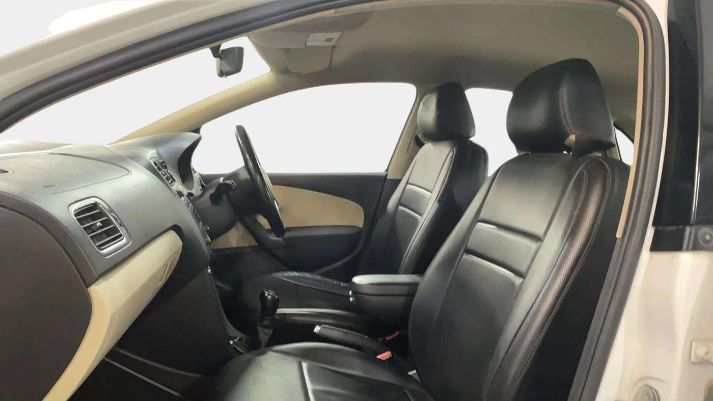 2018 Skoda Rapid AMBITION 1.6 MPI MT, Petrol, Manual, 62,989 km, Right Side Front Door Cabin