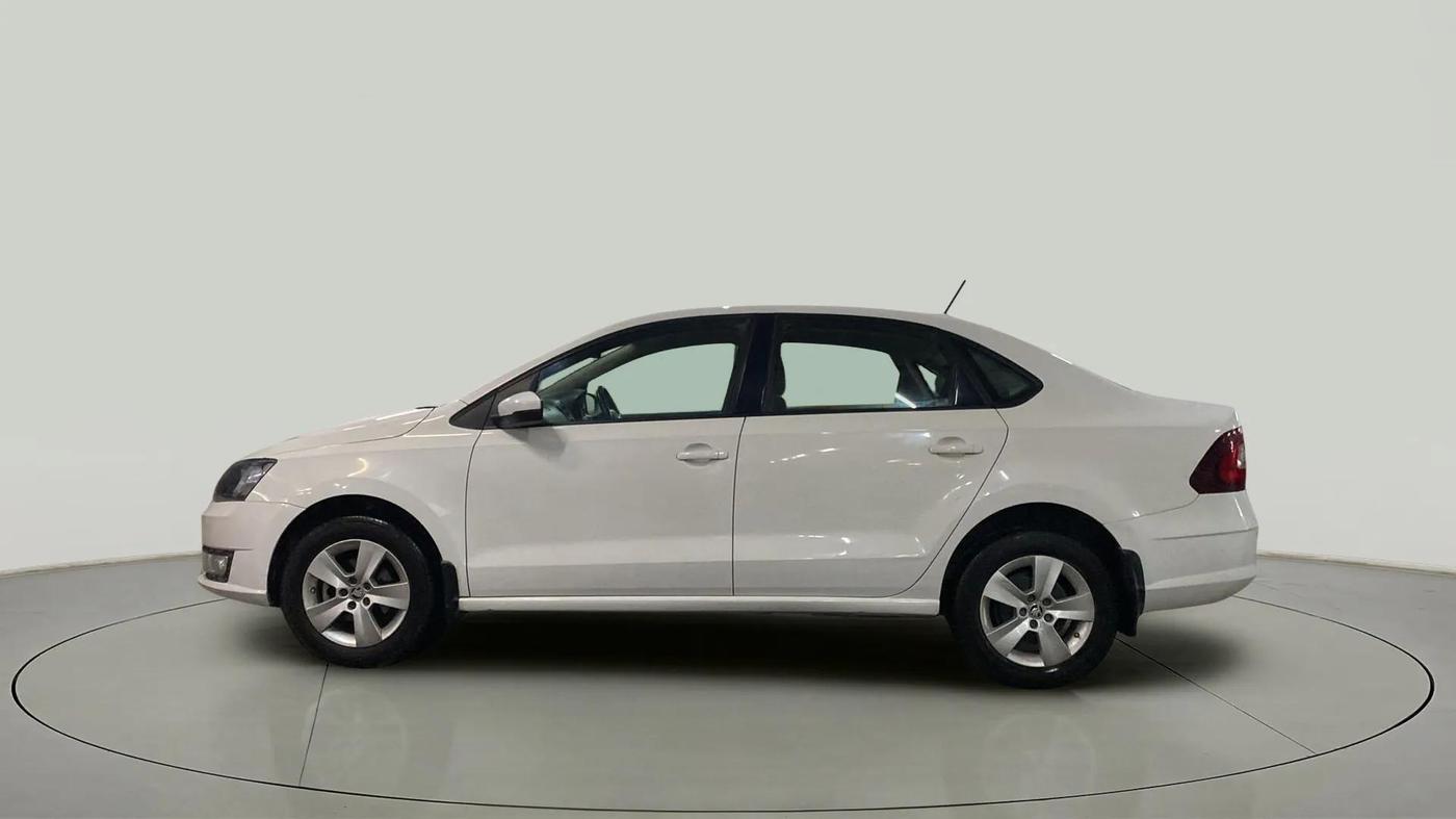 2018 Skoda Rapid AMBITION 1.6 MPI MT, Petrol, Manual, 62,989 km, Left Side