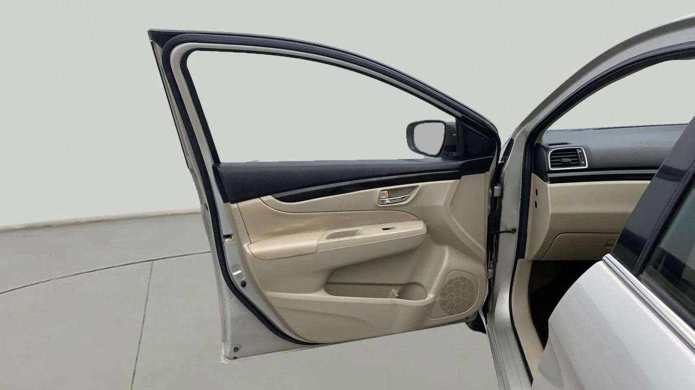 2014 Maruti Ciaz VXI+, Petrol, Manual, 33,001 km, LHS Front Door