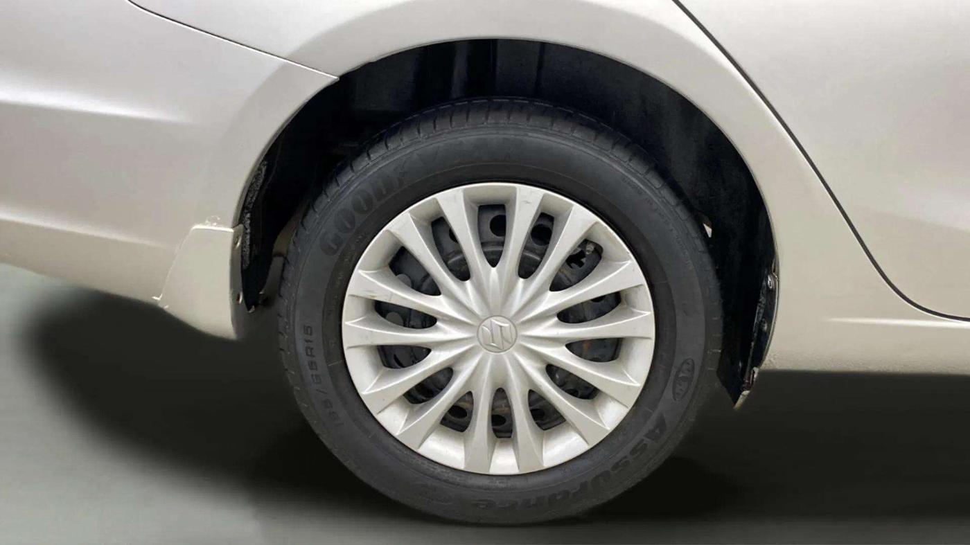 2014 Maruti Ciaz VXI+, Petrol, Manual, 33,001 km, Right Rear Wheel