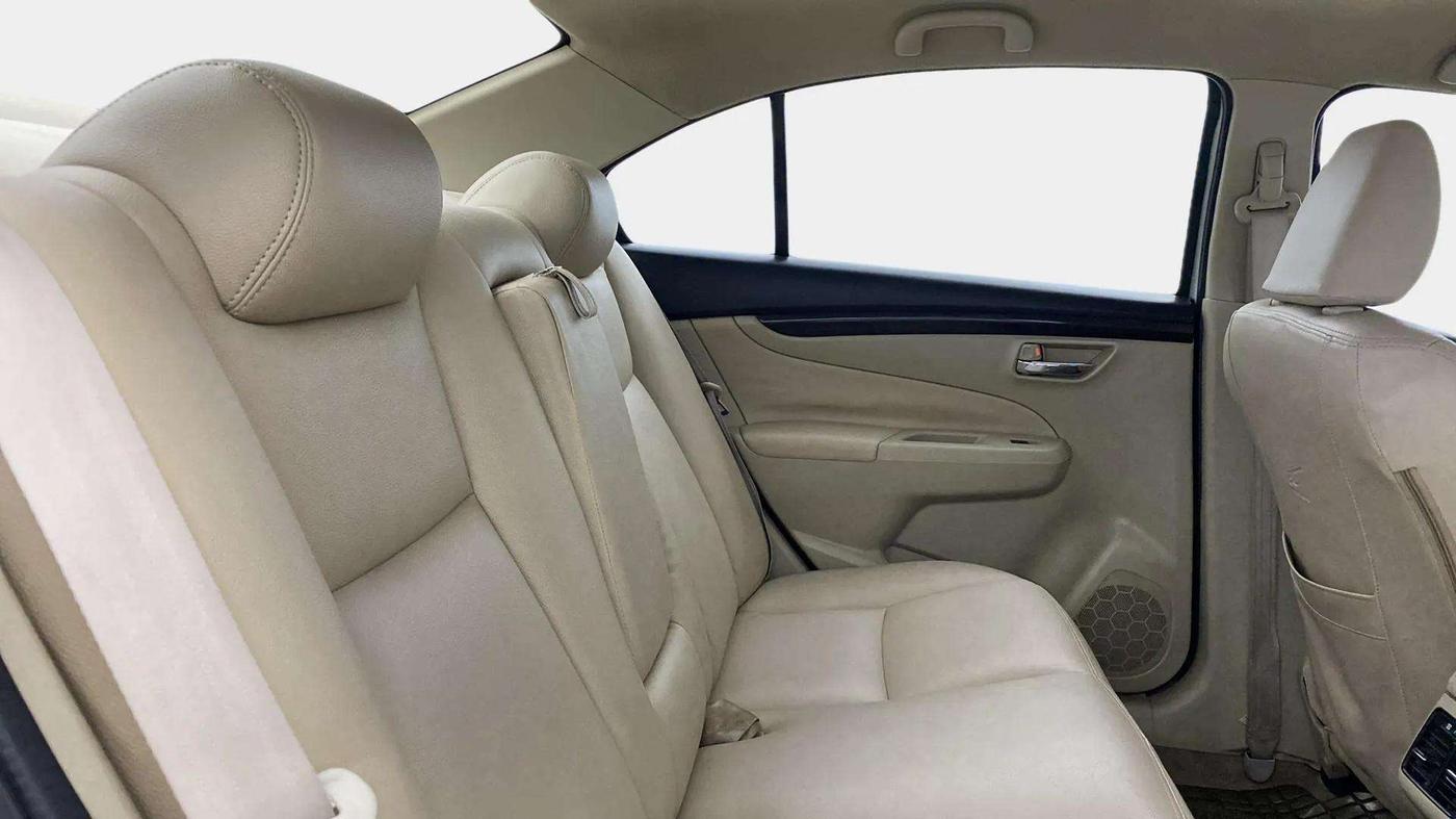 2014 Maruti Ciaz VXI+, Petrol, Manual, 33,001 km, Right Side Rear Door Cabin