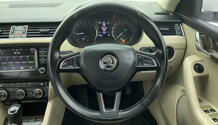 2017 Skoda Octavia 2.0 TDI STYLE PLUS AT, Diesel, Automatic, 97,547 km, Steering Wheel Close Up