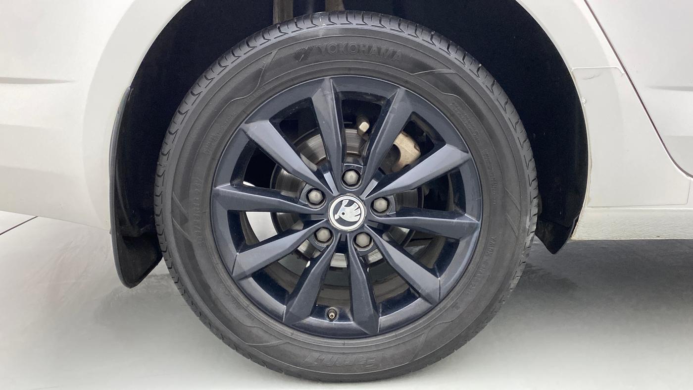 2017 Skoda Octavia 2.0 TDI STYLE PLUS AT, Diesel, Automatic, 97,547 km, Right Rear Wheel