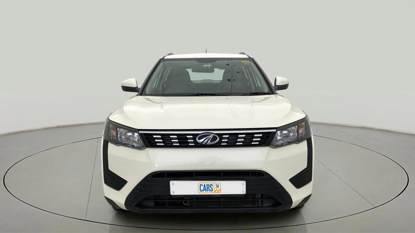 2022 Mahindra XUV300 W6 1.2 PETROL AMT, Petrol, Automatic, 15,960 km, Front