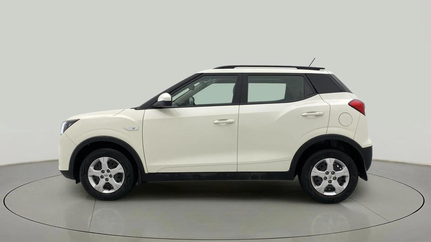 2022 Mahindra XUV300 W6 1.2 PETROL AMT, Petrol, Automatic, 15,960 km, Left Side