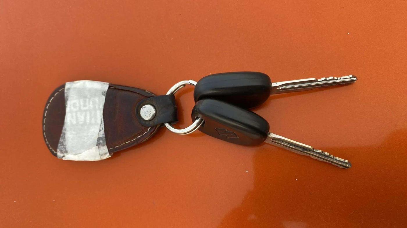 2015 Maruti Alto K10 VXI, Petrol, Manual, 16,041 km, Key Close Up