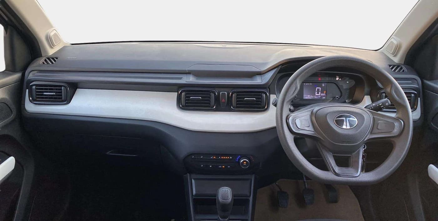 2024 Tata PUNCH PURE MT, Petrol, Manual, 10,100 km, Dashboard