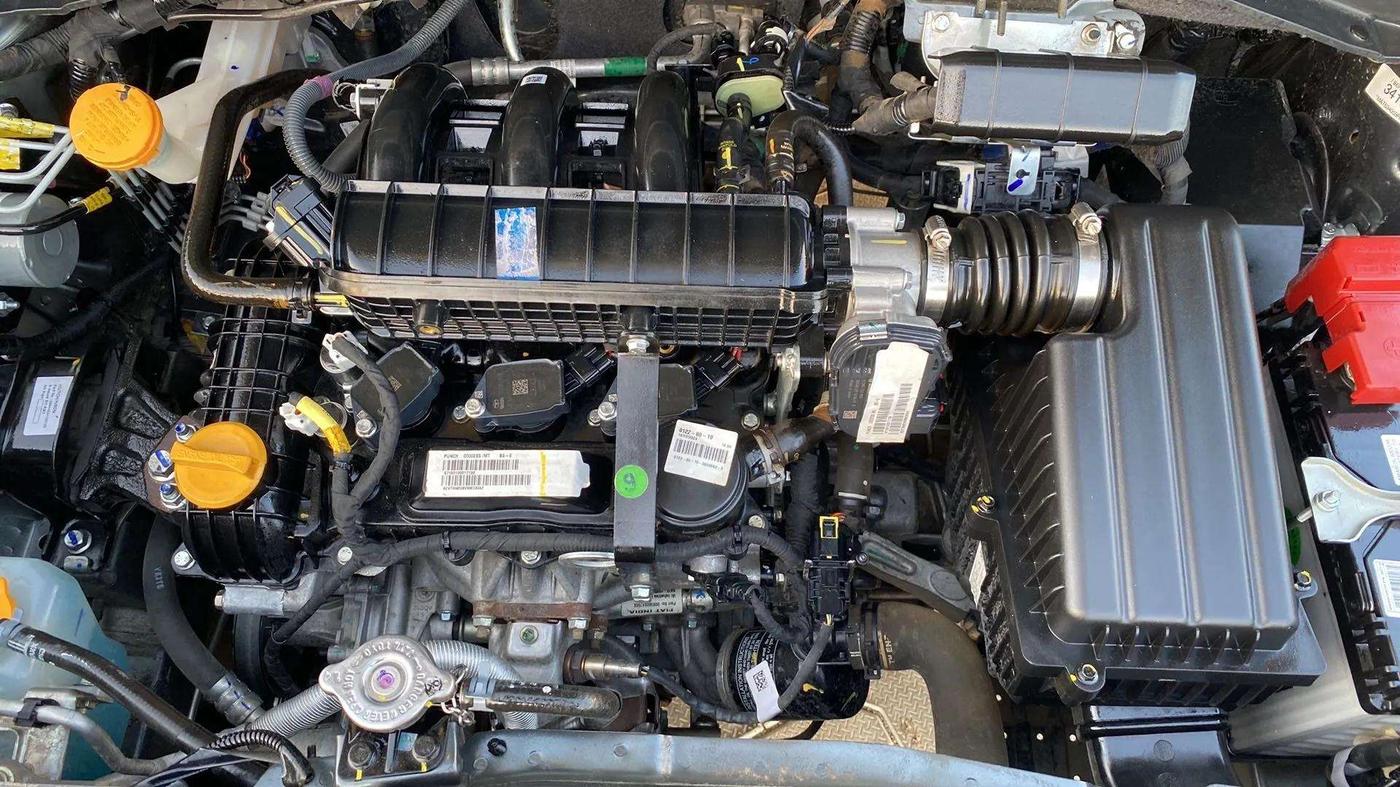 2024 Tata PUNCH PURE MT, Petrol, Manual, 10,100 km, Open Bonet