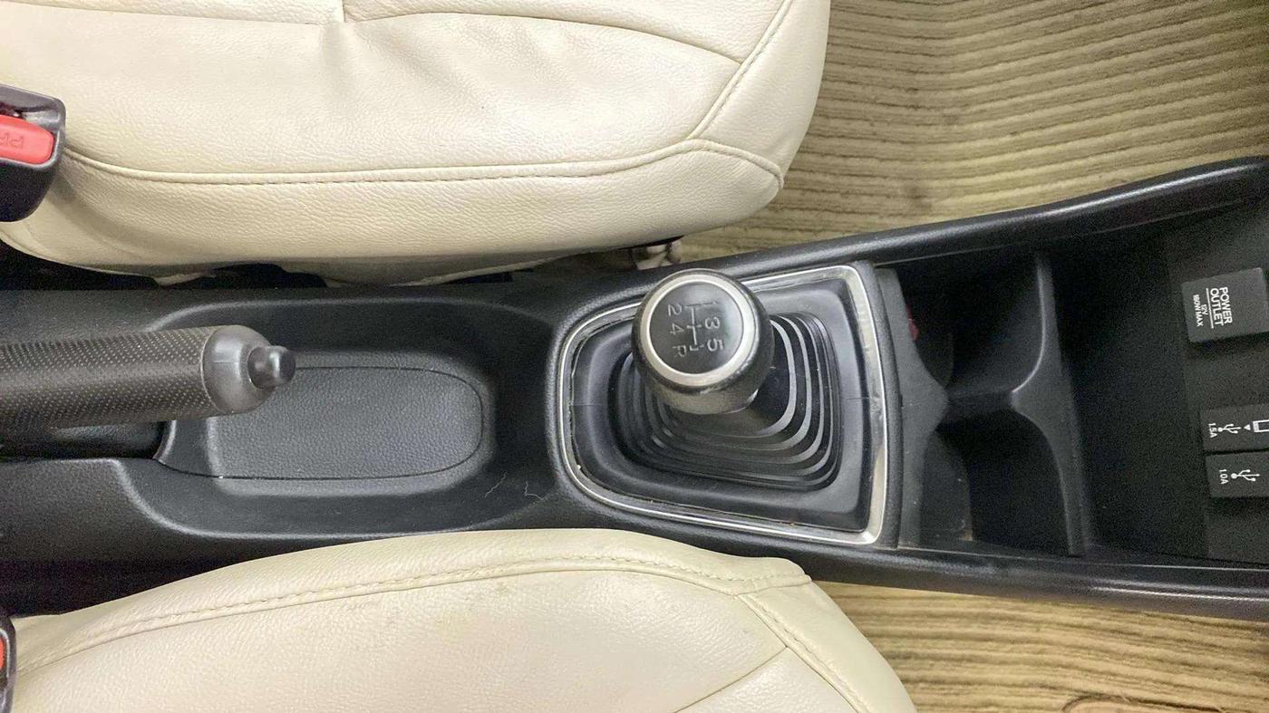 2019 Honda Amaze 1.2L I-VTEC VX, Petrol, Manual, 55,627 km, Gear Lever