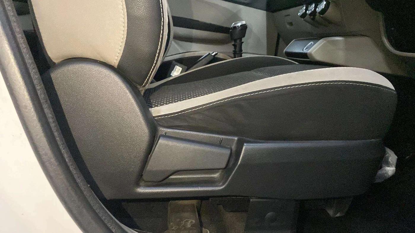 2019 Renault TRIBER RXZ, Petrol, Manual, 34,216 km, Driver Side Adjustment Panel