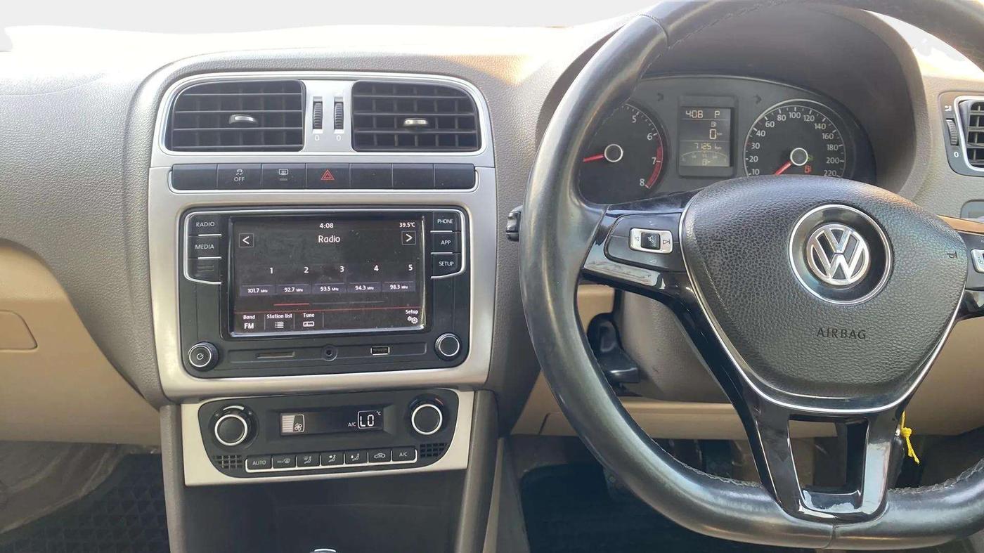 2017 Volkswagen Vento HIGHLINE PLUS 1.2 AT 16 ALLOY, Petrol, Automatic, 71,259 km, Air Conditioner