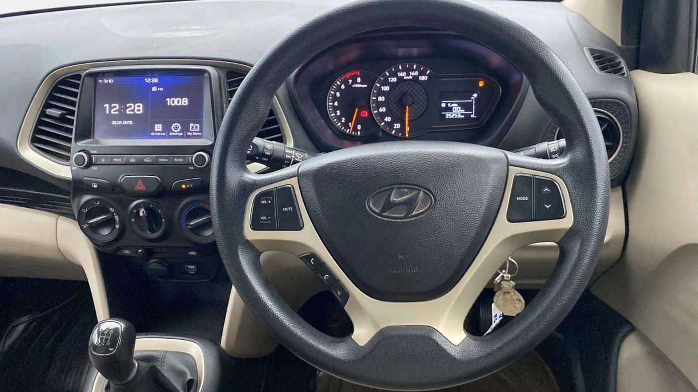 2019 Hyundai NEW SANTRO ASTA MT, Petrol, Manual, 35,233 km, Steering Wheel Close Up