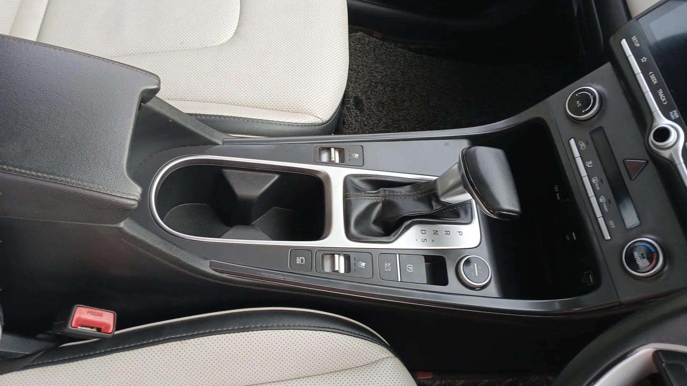2021 Hyundai Creta SX (O) AT 1.5 DIESEL, Diesel, Automatic, 91,818 km, Gear Lever