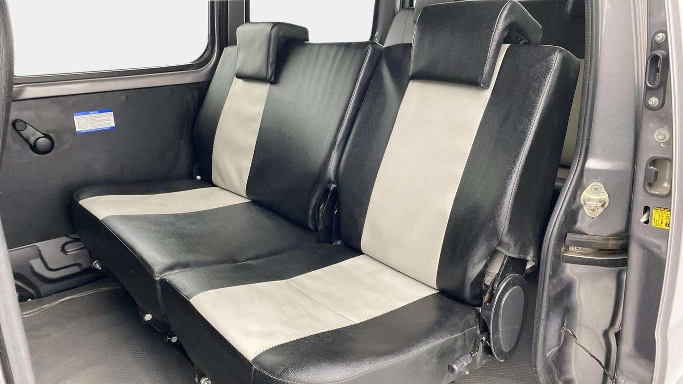 2023 Maruti Eeco 5 STR AC, Petrol, Manual, 24,840 km, Right Side Rear Door Cabin