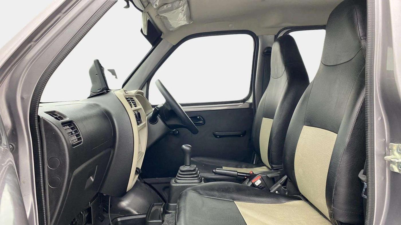 2023 Maruti Eeco 5 STR AC, Petrol, Manual, 24,840 km, Right Side Front Door Cabin