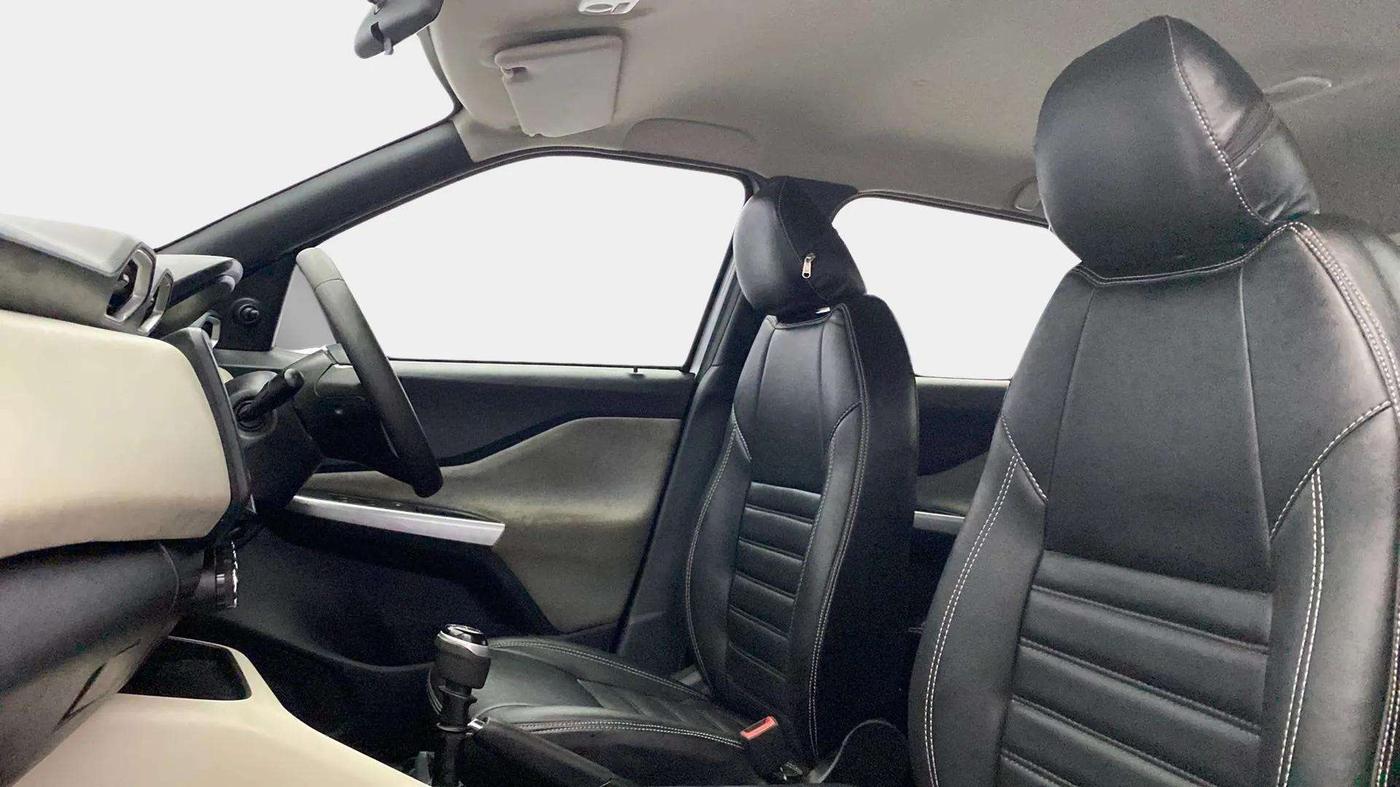 2023 Nissan MAGNITE XE, Petrol, Manual, 35,208 km, Right Side Front Door Cabin