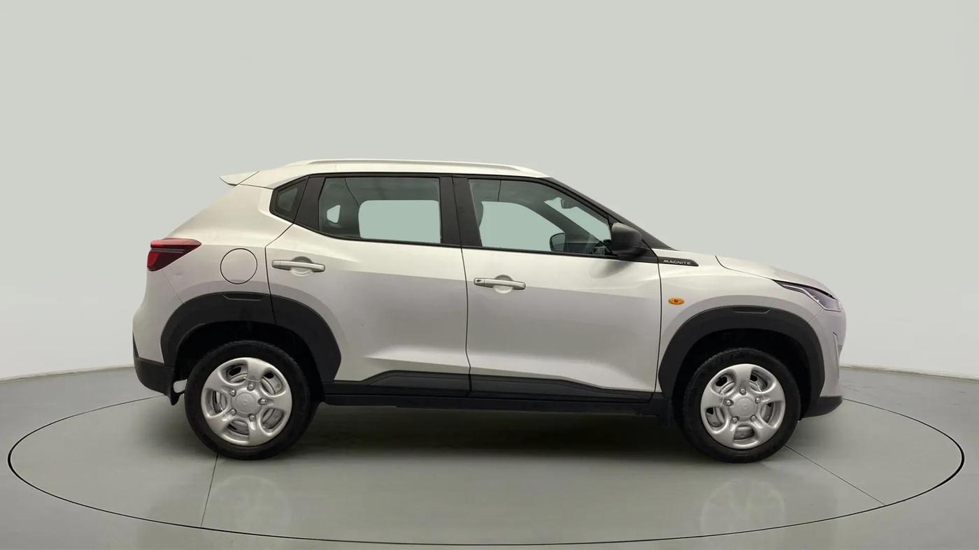 2023 Nissan MAGNITE XE, Petrol, Manual, 35,208 km, Right Side View