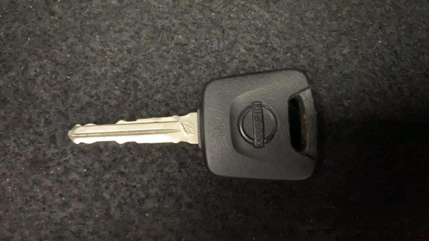 2023 Nissan MAGNITE XE, Petrol, Manual, 35,208 km, Key Close Up