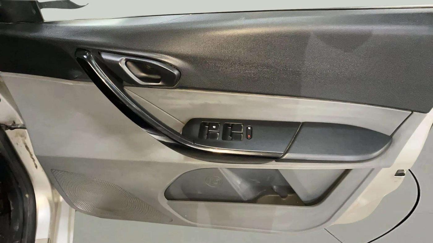 2018 Tata TIGOR XM PETROL, Petrol, Manual, 70,723 km, Driver Side Door Panels Control