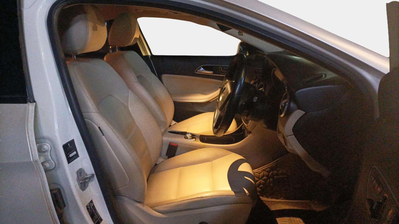 2015 Mercedes Benz GLA Class 200 CDI SPORT, Diesel, Automatic, 80,337 km, Right Side Front Door Cabin