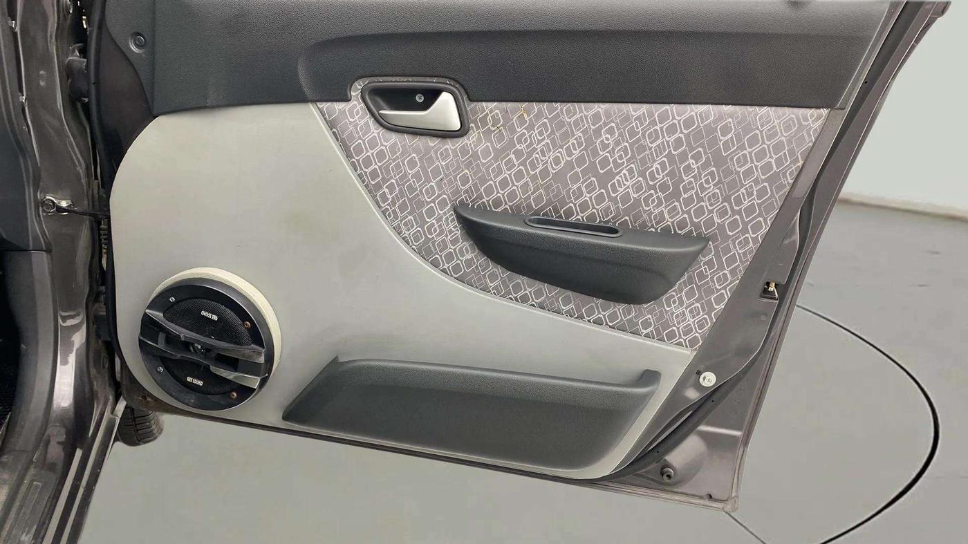 2018 Maruti Alto 800 LXI, Petrol, Manual, 7,182 km, Driver Side Door Panels Control