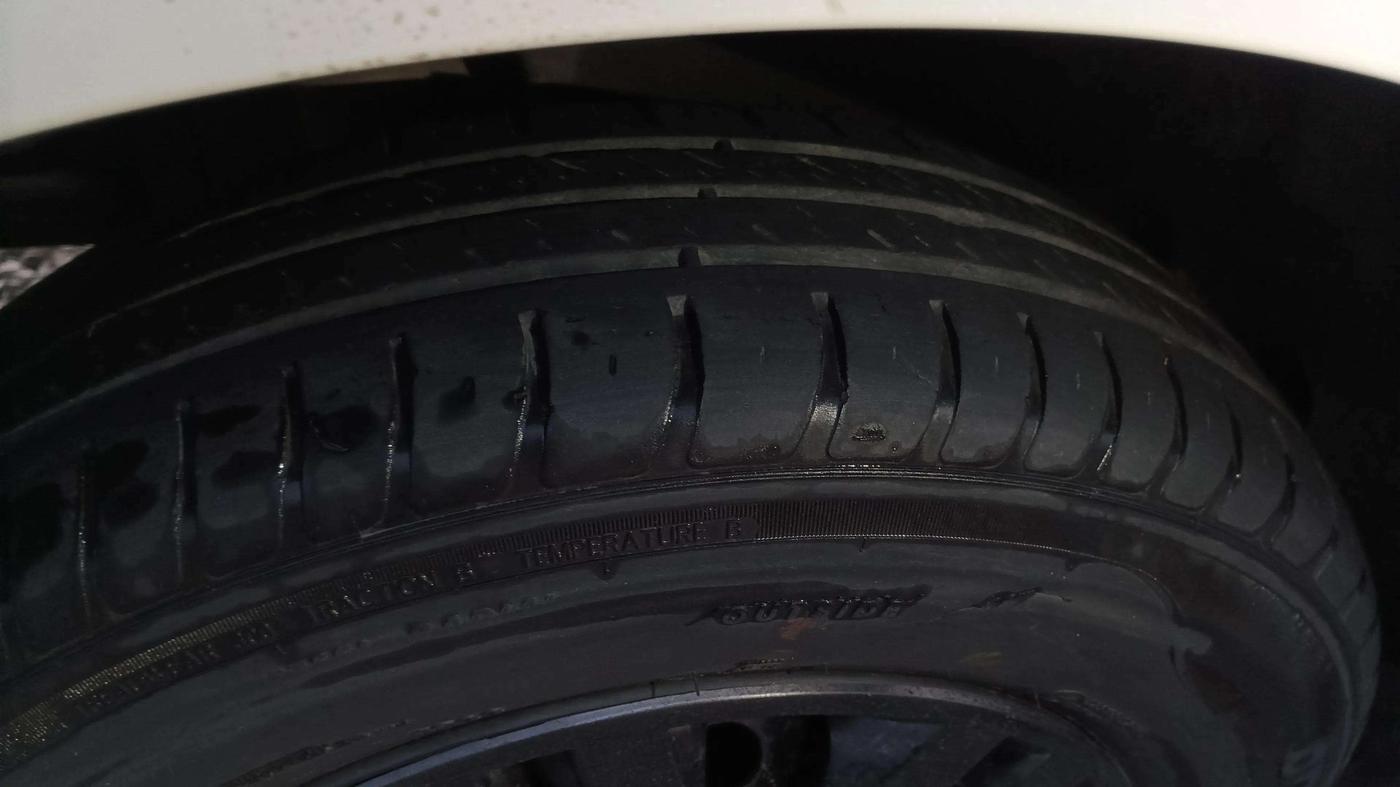 2022 Maruti Dzire VXI CNG, CNG, Manual, 49,909 km, Right Rear Tyre Tread