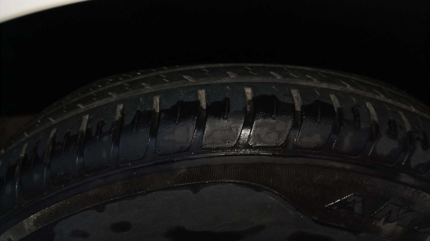 2022 Maruti Dzire VXI CNG, CNG, Manual, 49,909 km, Right Front Tyre Tread