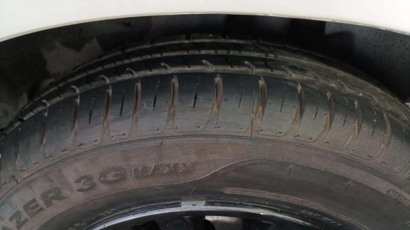 2022 Maruti Dzire VXI CNG, CNG, Manual, 49,909 km, Left Rear Tyre Tread