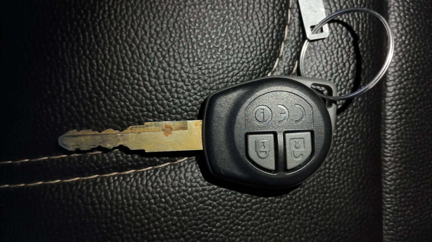 2022 Maruti Dzire VXI CNG, CNG, Manual, 49,909 km, Key Close Up